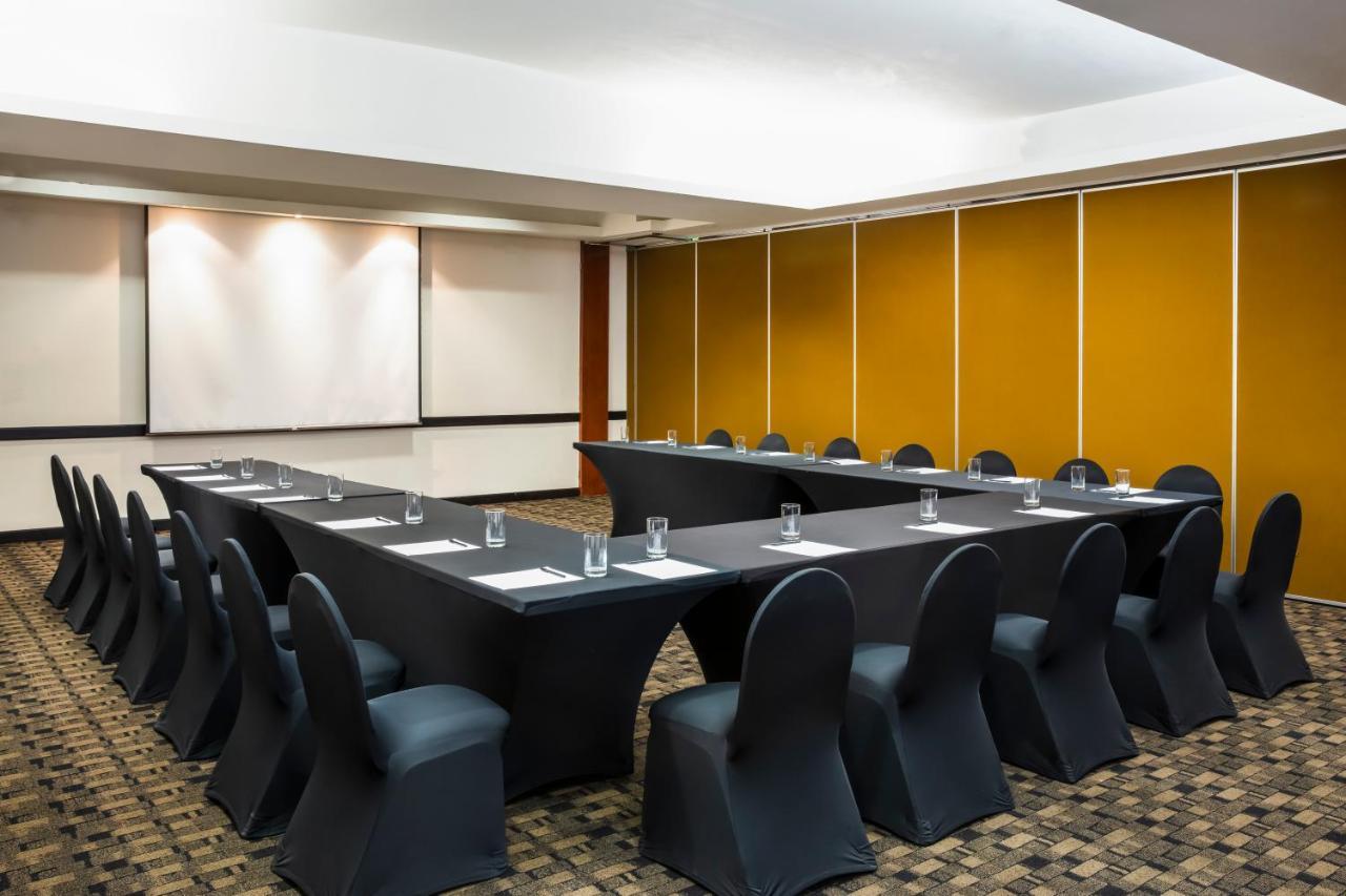 Fiesta Inn Express San Luis Potosi Oriente Kültér fotó