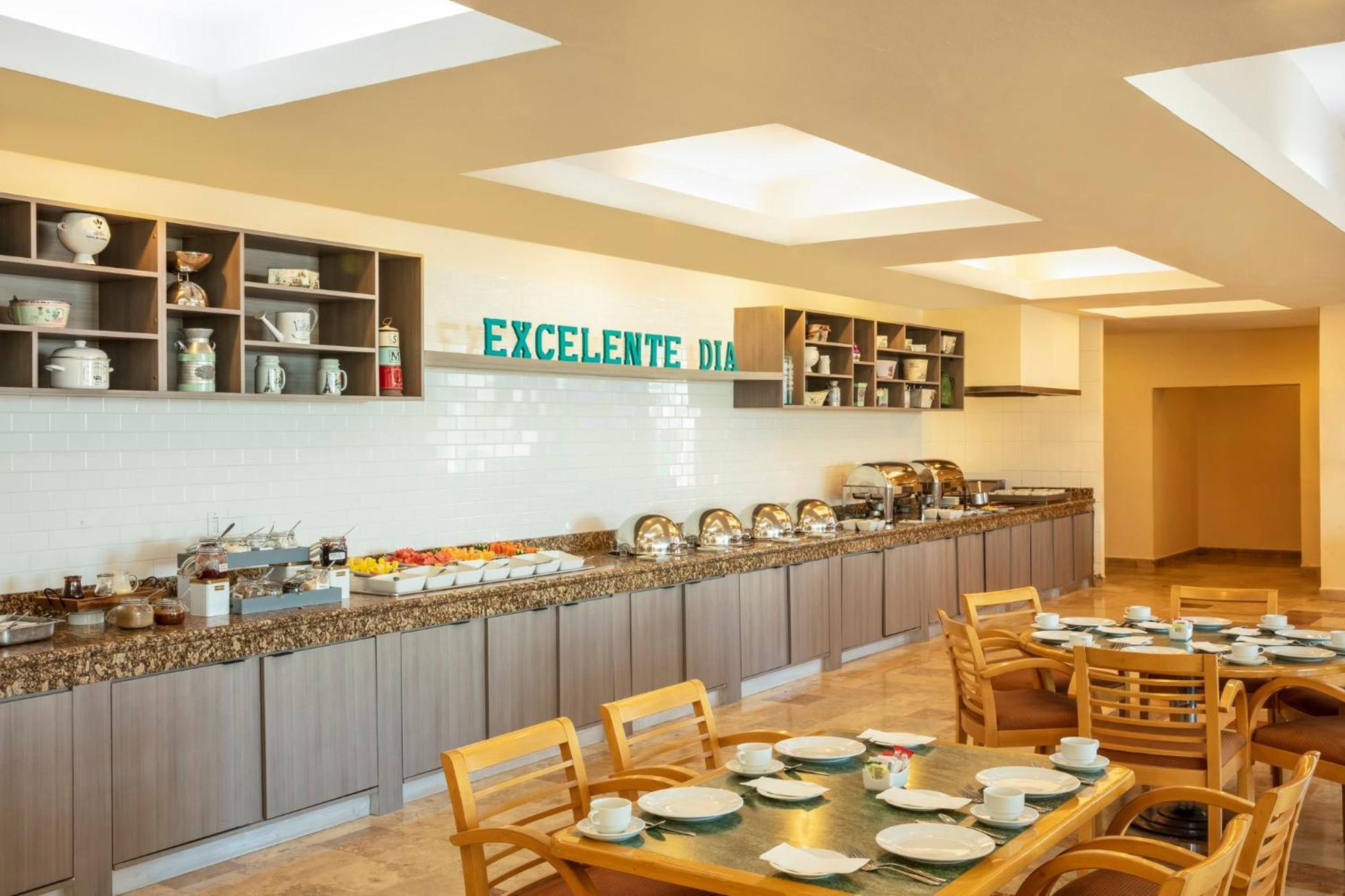 Fiesta Inn Express San Luis Potosi Oriente Kültér fotó
