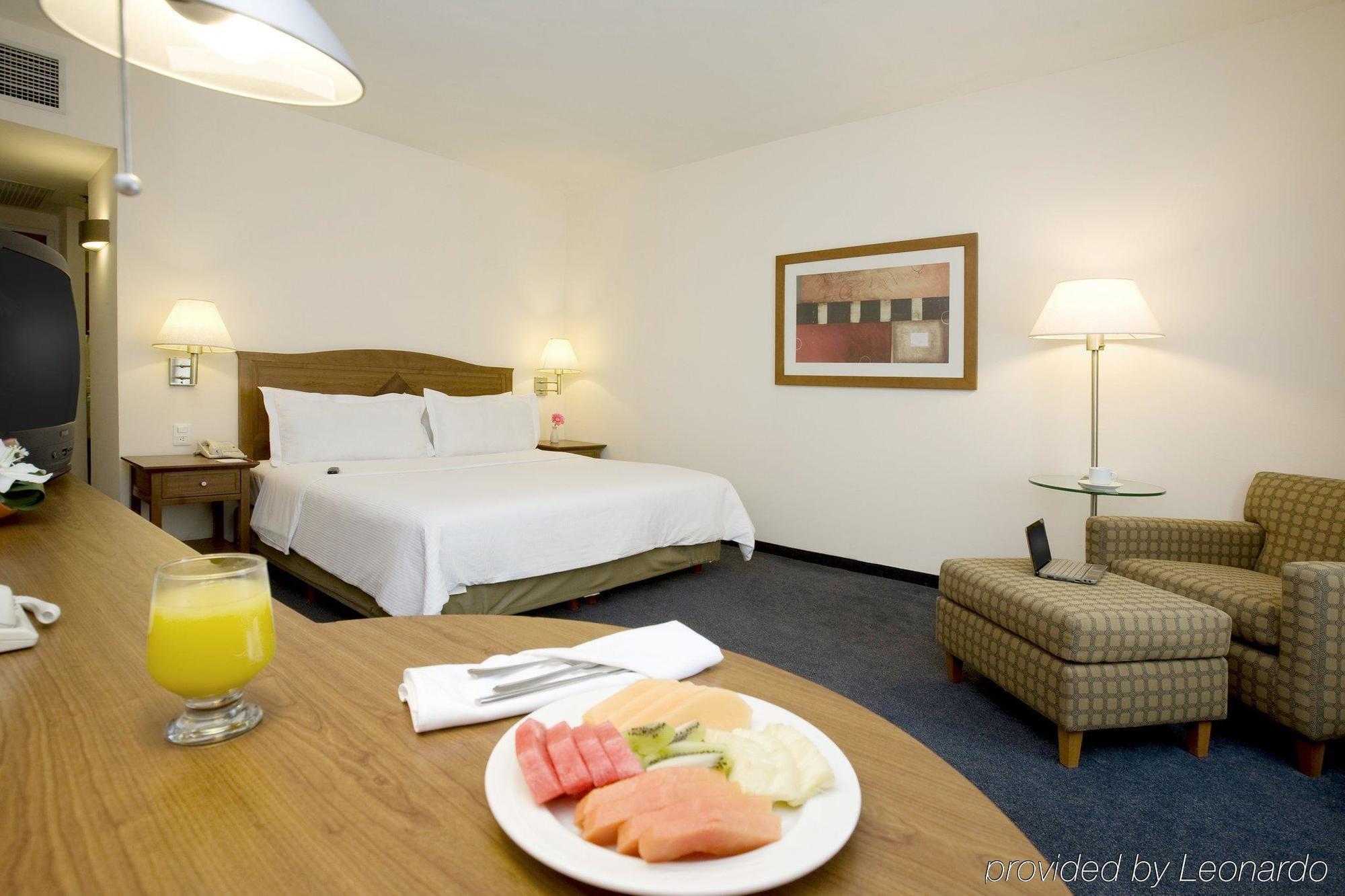 Fiesta Inn Express San Luis Potosi Oriente Kültér fotó