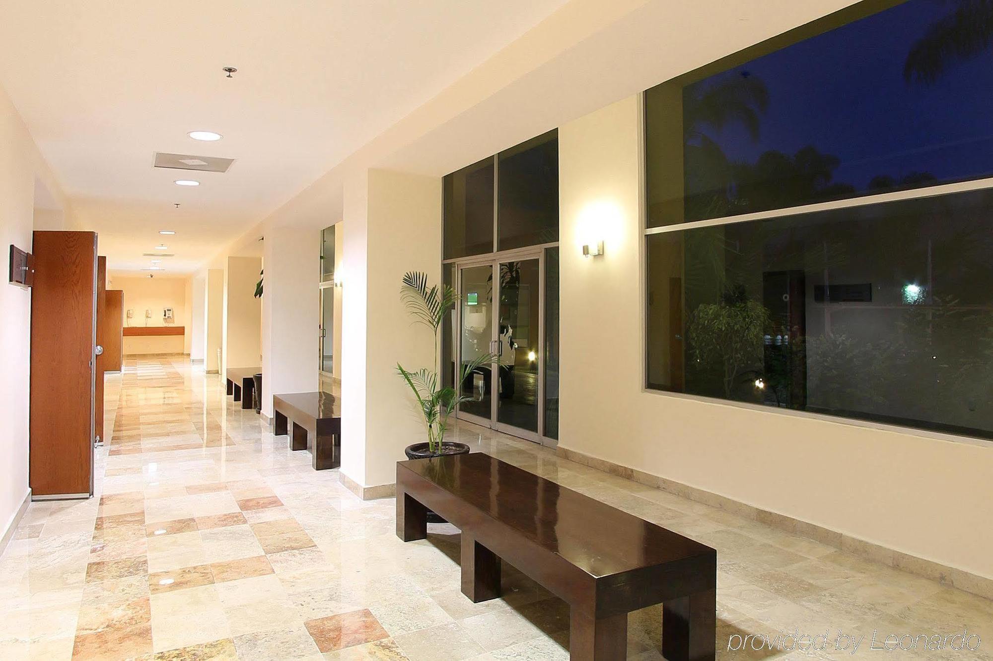 Fiesta Inn Express San Luis Potosi Oriente Kültér fotó