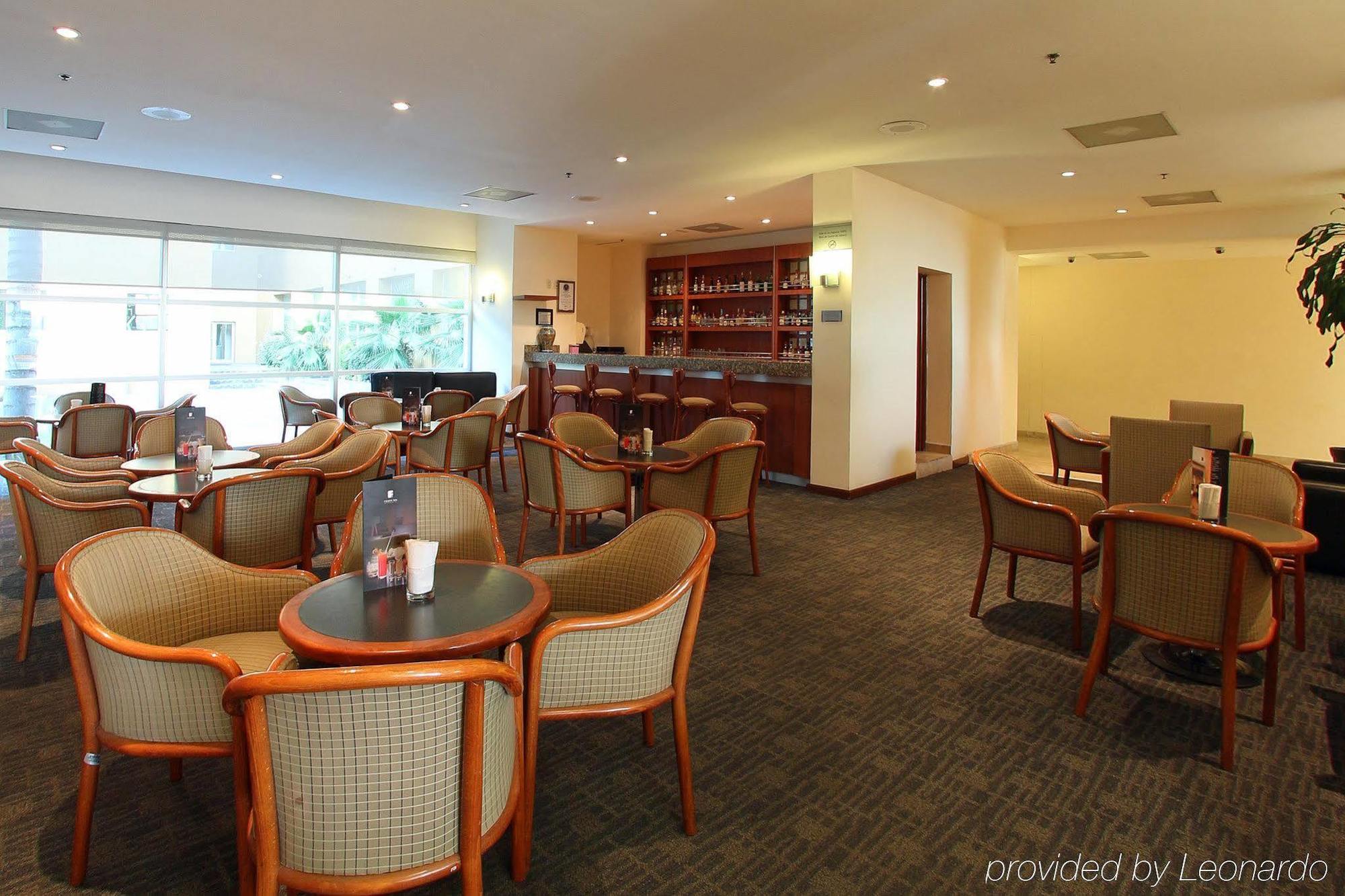Fiesta Inn Express San Luis Potosi Oriente Kültér fotó