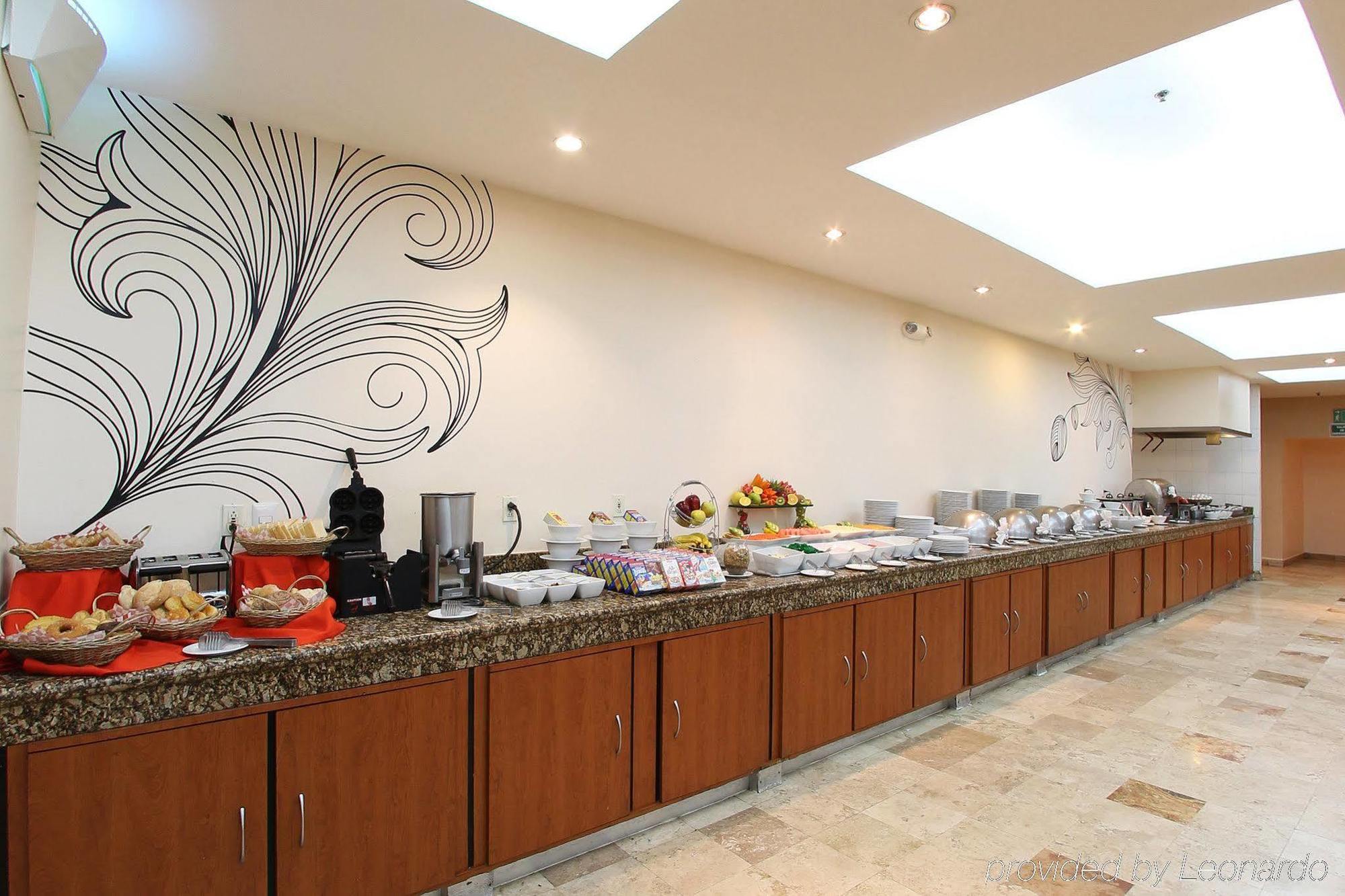 Fiesta Inn Express San Luis Potosi Oriente Kültér fotó