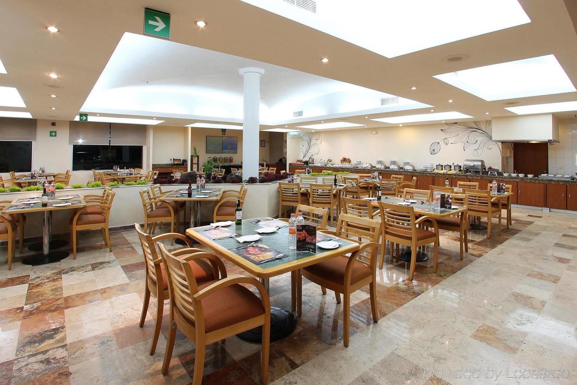 Fiesta Inn Express San Luis Potosi Oriente Kültér fotó
