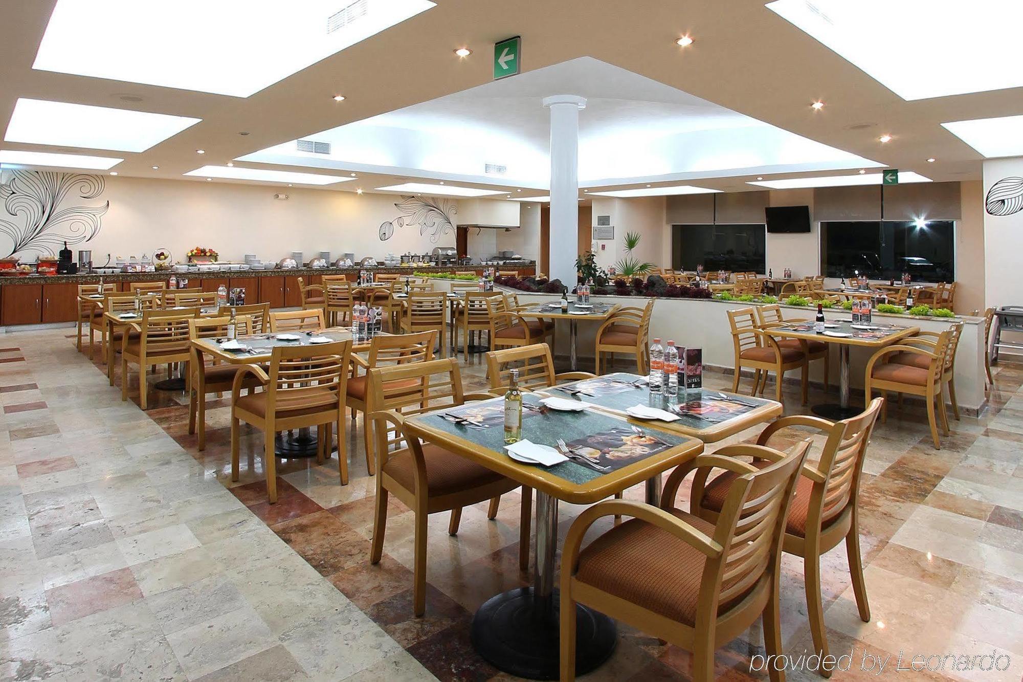 Fiesta Inn Express San Luis Potosi Oriente Kültér fotó