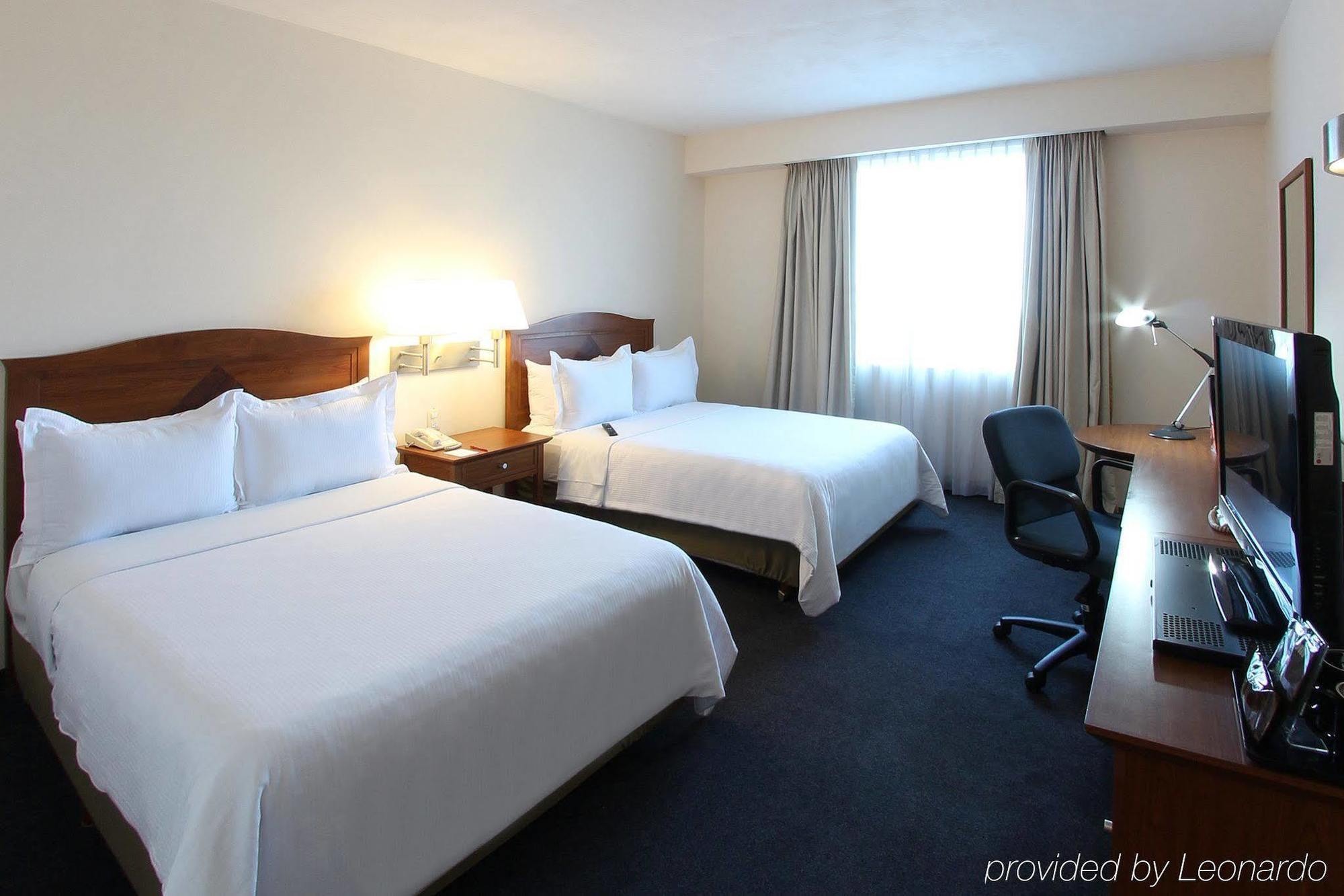 Fiesta Inn Express San Luis Potosi Oriente Kültér fotó