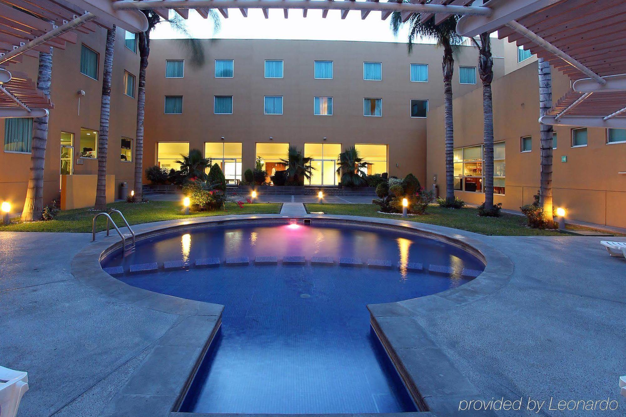 Fiesta Inn Express San Luis Potosi Oriente Kültér fotó