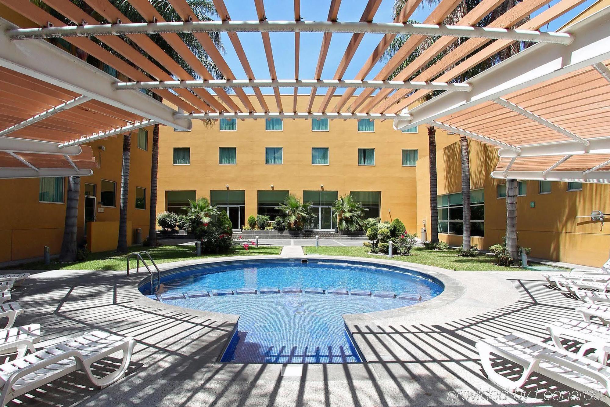 Fiesta Inn Express San Luis Potosi Oriente Kültér fotó
